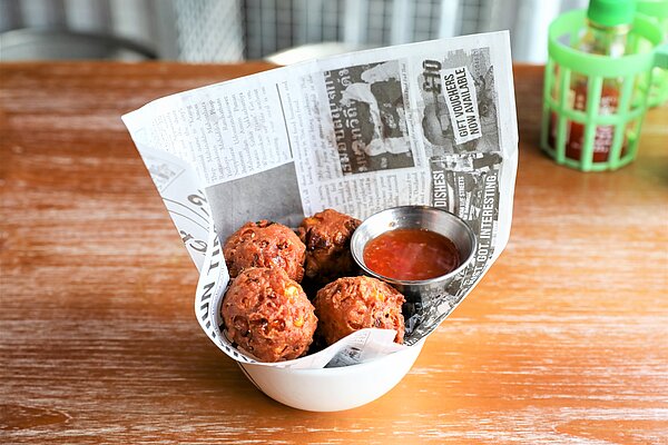 Thaikhun street food sweetcorn cakes