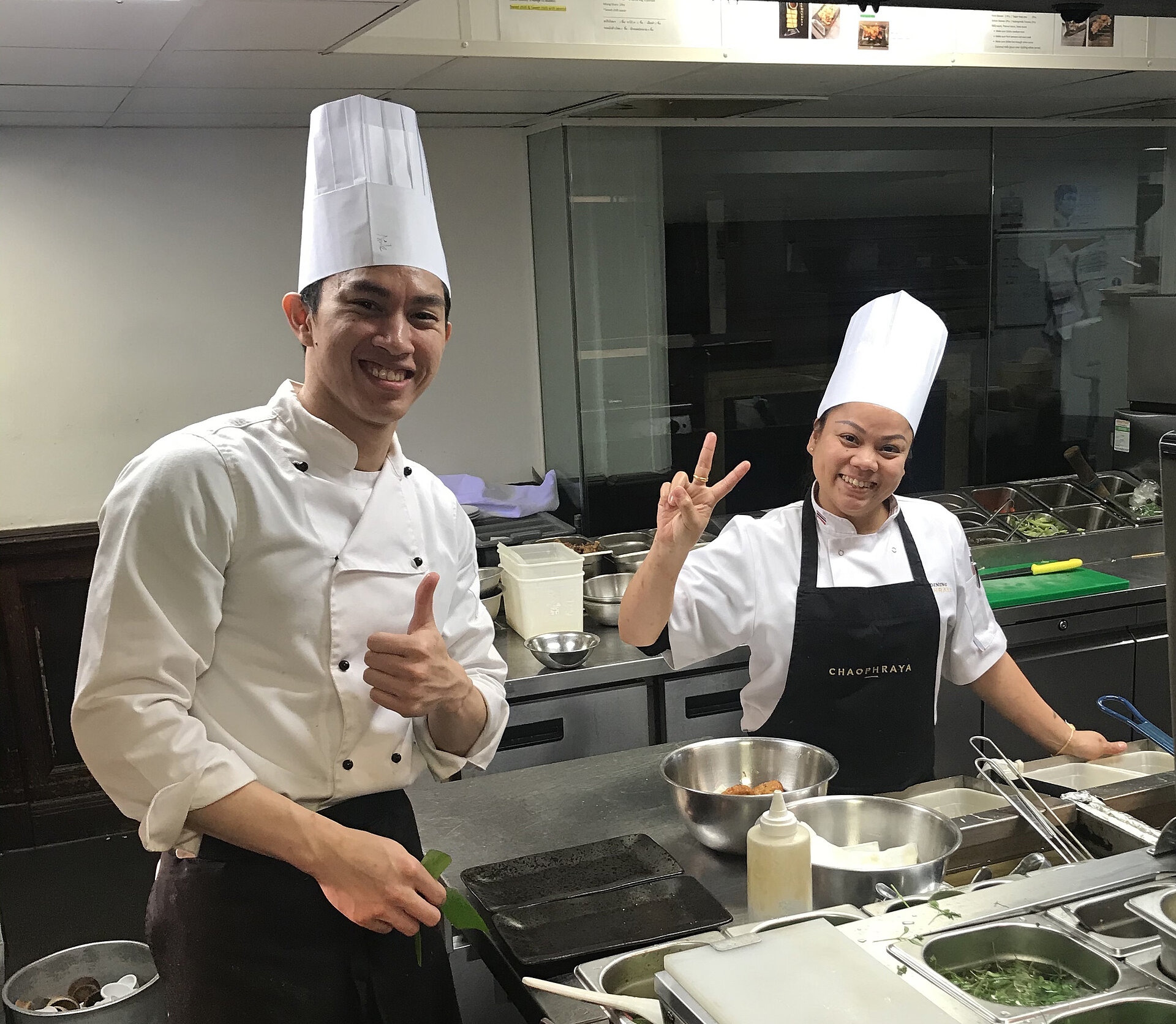 Thaikhun thai street food team members