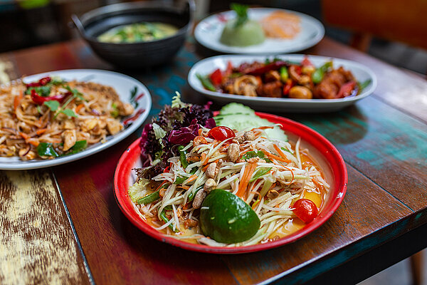Thaikhun Street Food Papaya Salad